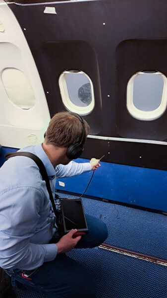 Scanning plane interior with voyager small
